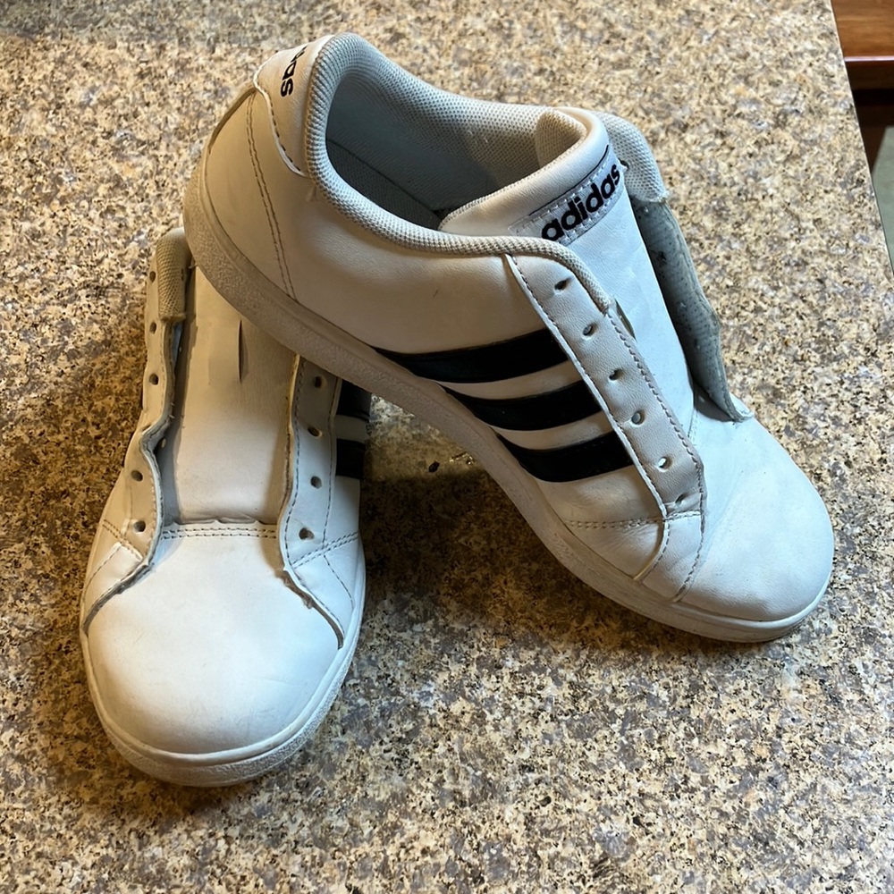 Adidas Grand Court Shoes White / Black Retro Sneakers Size 4 kids